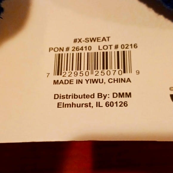 New Uncle Bob's Straight Out Of The Attic Ugly Sweater Collection Wine Cover 🍷 - Picture 7 of 9